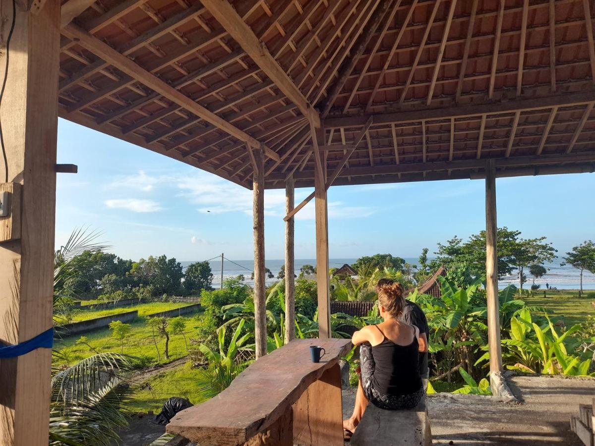 The Nyamo Surf & Stay Pulukan Exterior foto