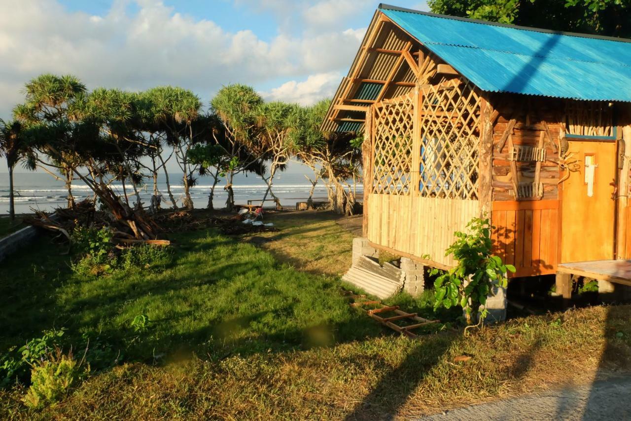 The Nyamo Surf & Stay Pulukan Exterior foto