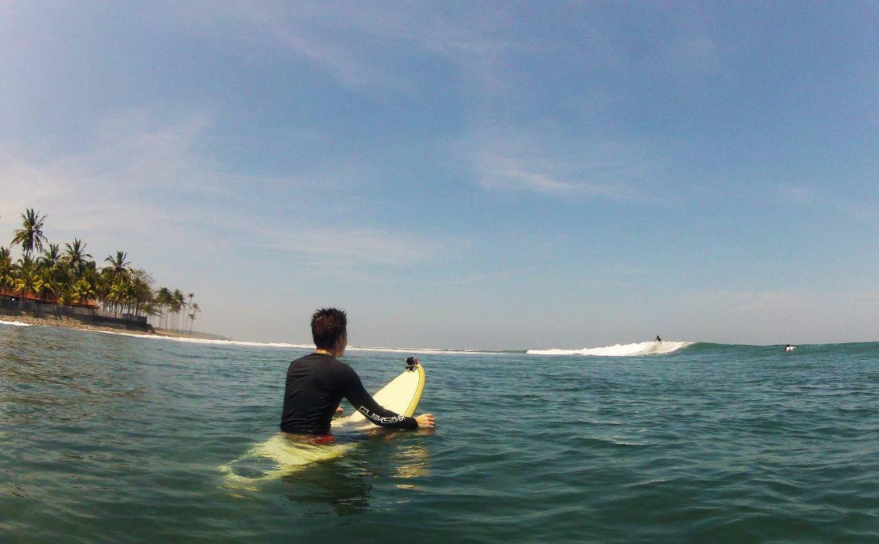 The Nyamo Surf & Stay Pulukan Exterior foto