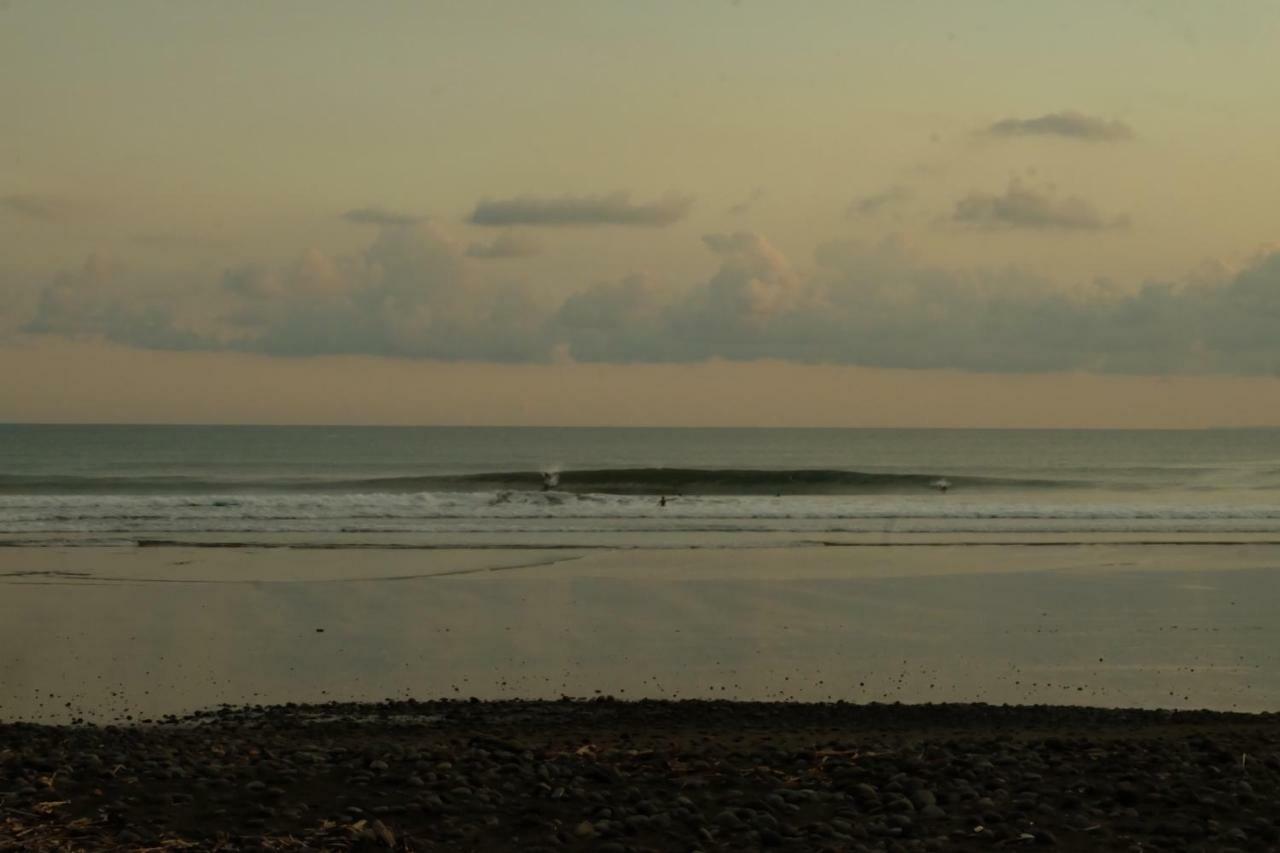 The Nyamo Surf & Stay Pulukan Exterior foto