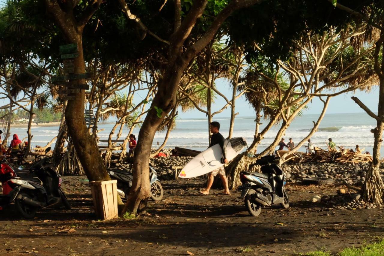 The Nyamo Surf & Stay Pulukan Exterior foto